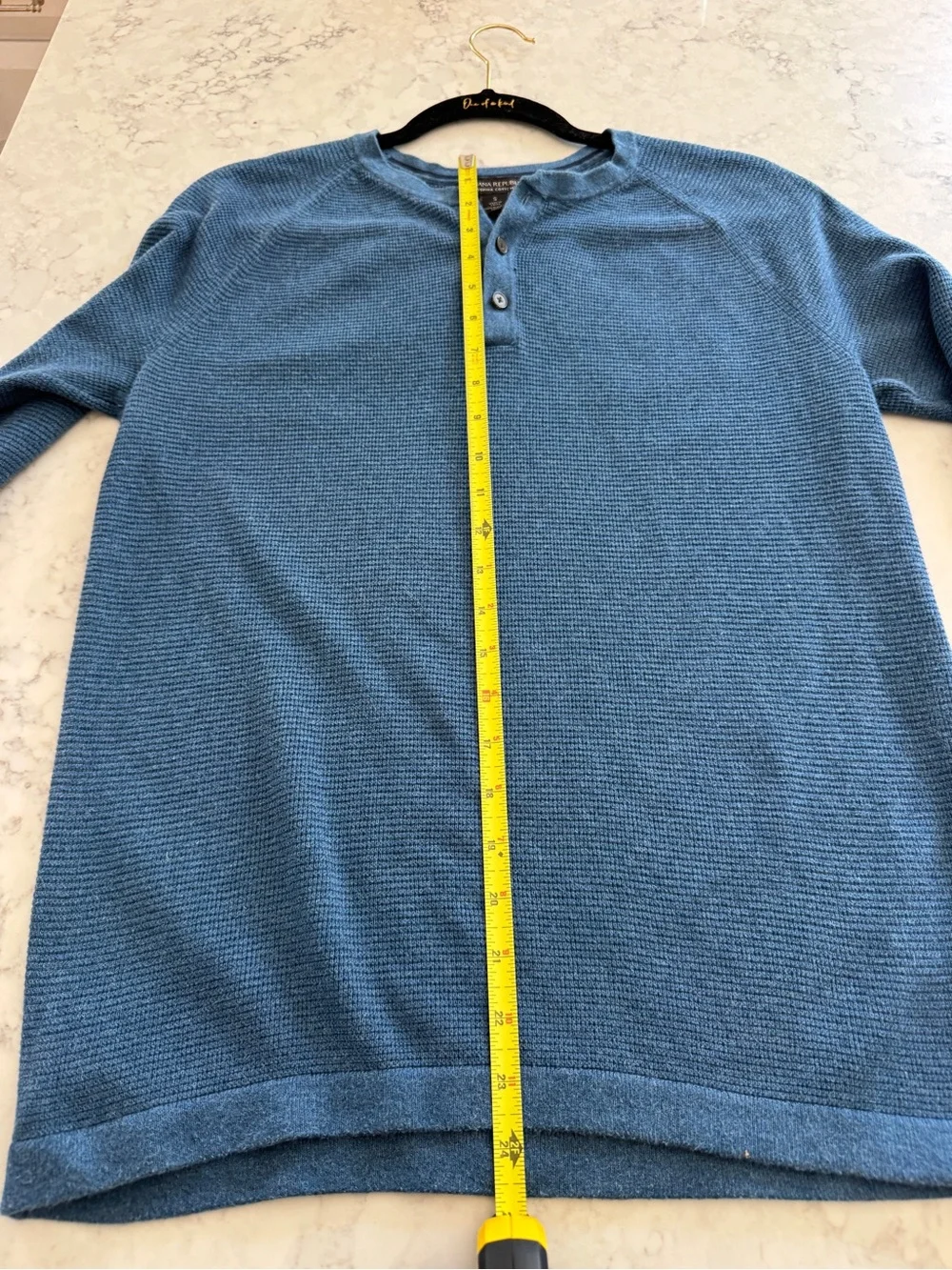 Banana Republic Men’s Light Blue Crewneck Henley Sweater size small